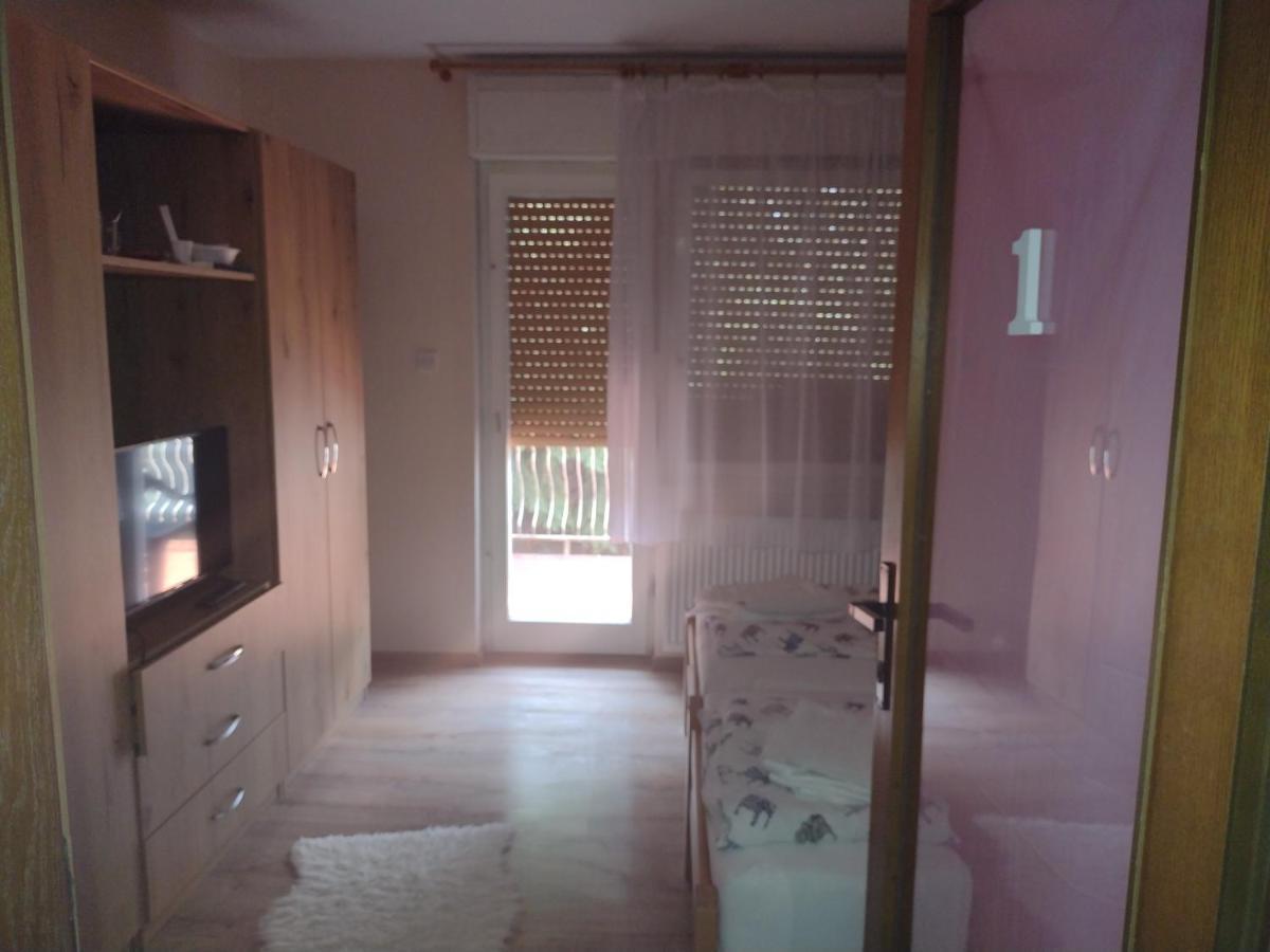 Evelin Sobe Appartement Backa Topola Buitenkant foto