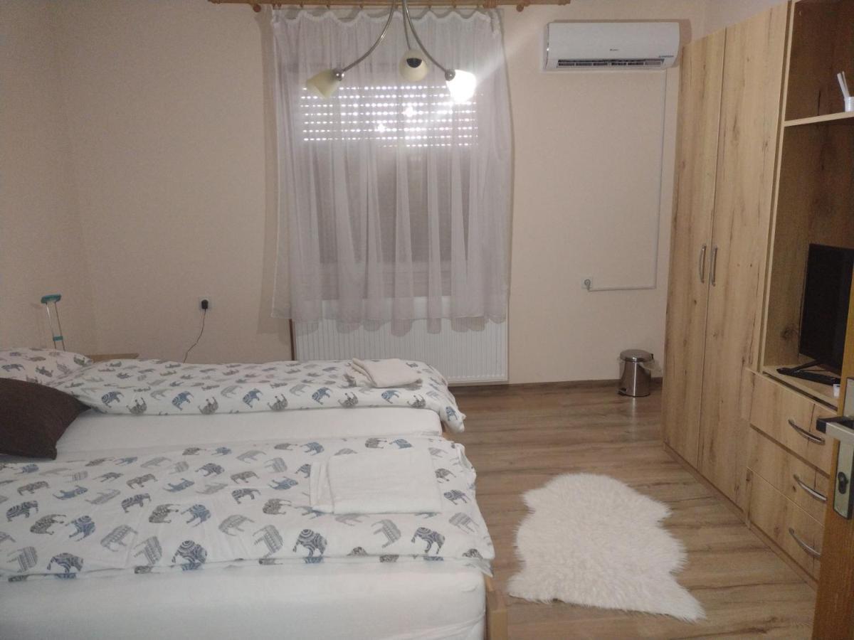 Evelin Sobe Appartement Backa Topola Buitenkant foto